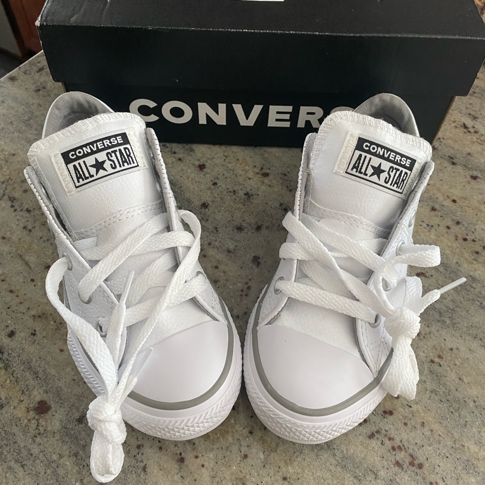 Converse Junior CTAS Madison Ox Lowtop Sneaker- US Size 12, White